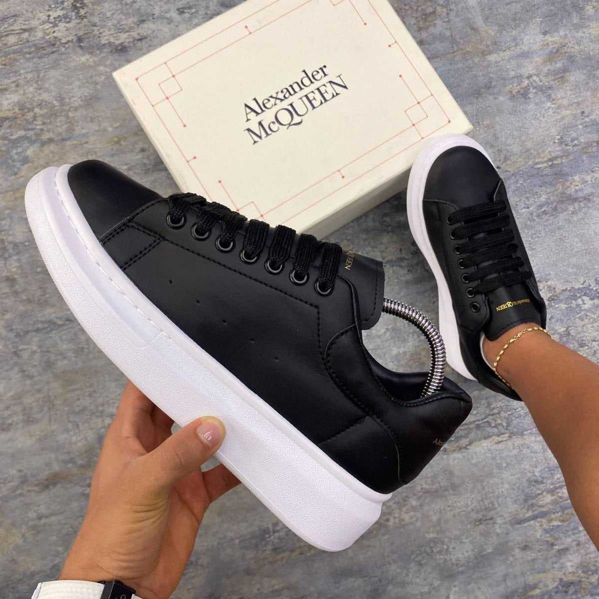 Alexander McQueen Negro Blanco