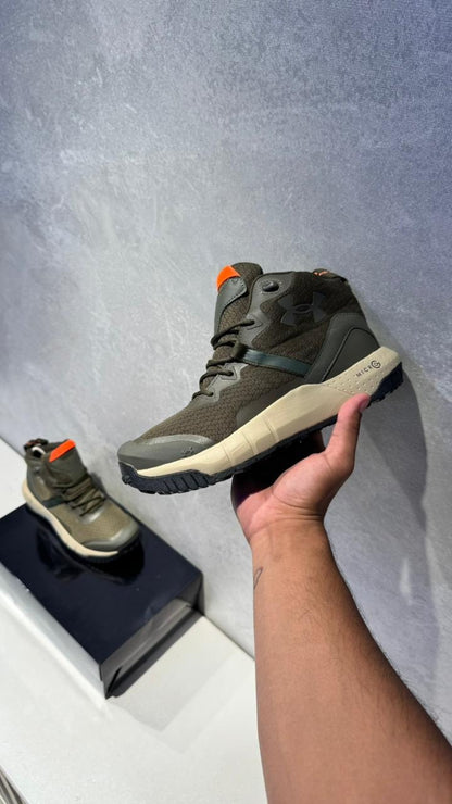 Bota Under Armour Micro G Cafe