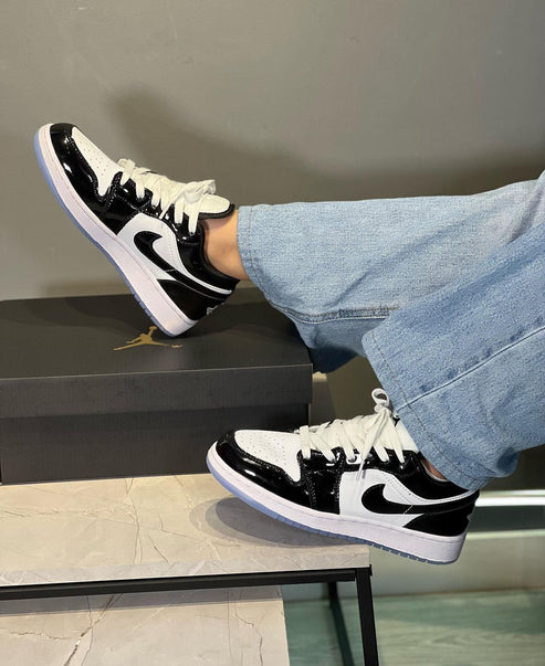 NIKE AIR JORDAN RETRO 1 BLANCO NEGRO
