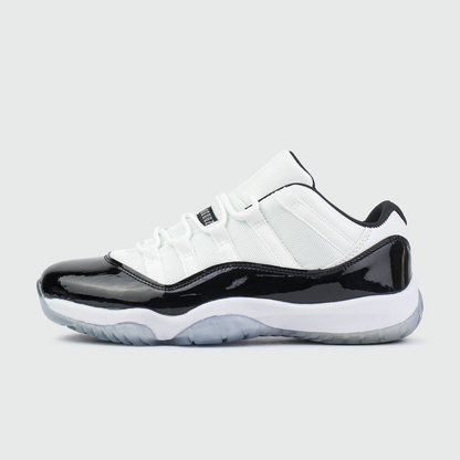 JORDAN AIR  11 NEGRO BLANCO