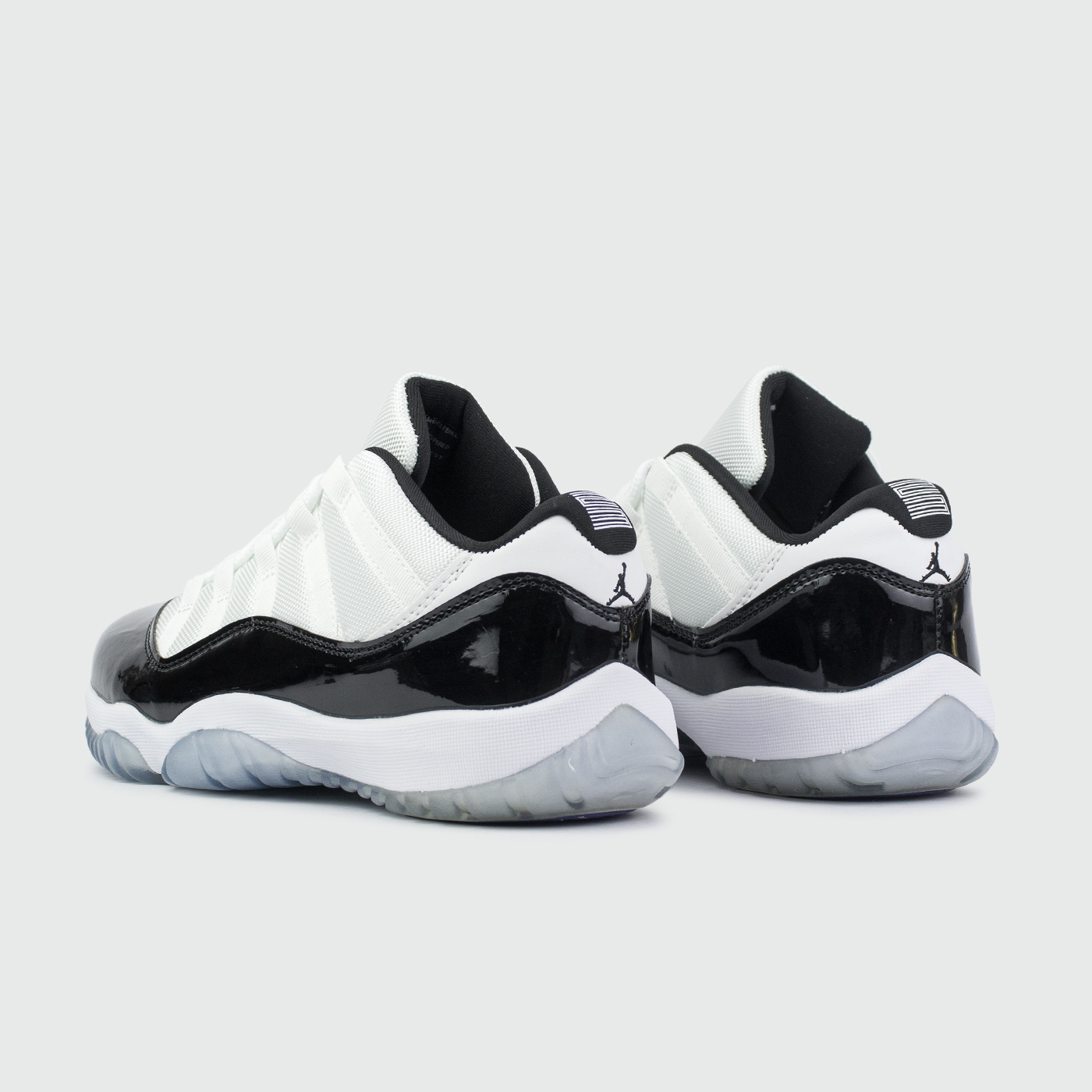 JORDAN AIR  11 NEGRO BLANCO