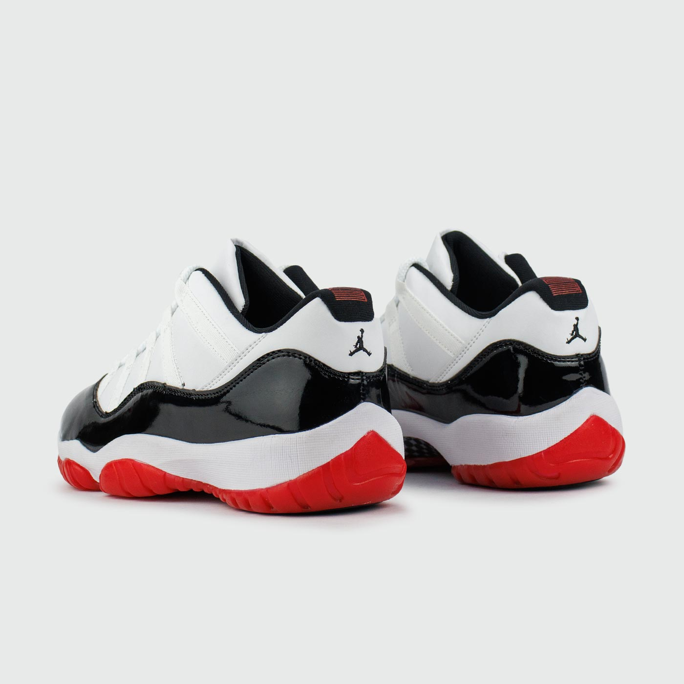 JORDAN AIR 11 NEGRO BLANCO ROJO