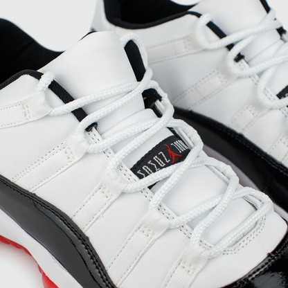 JORDAN AIR 11 NEGRO BLANCO ROJO