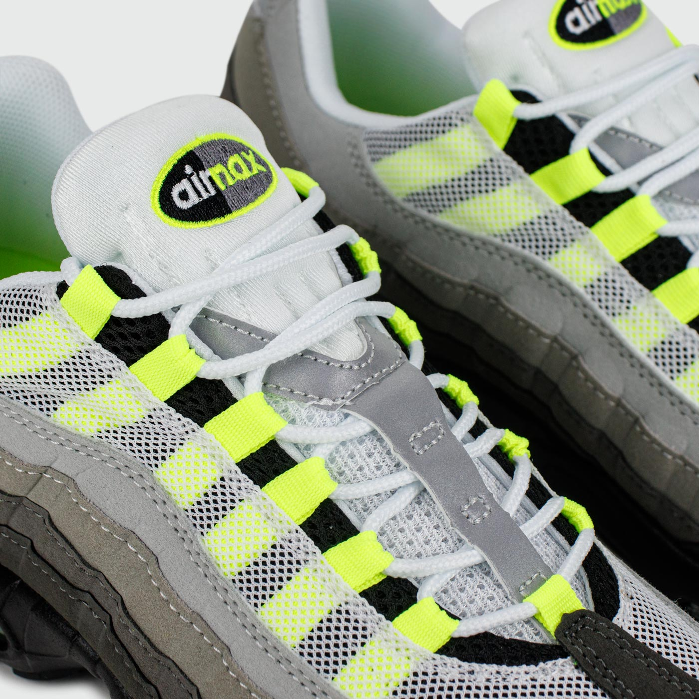 NIKE AIR MAX 95 GRIS