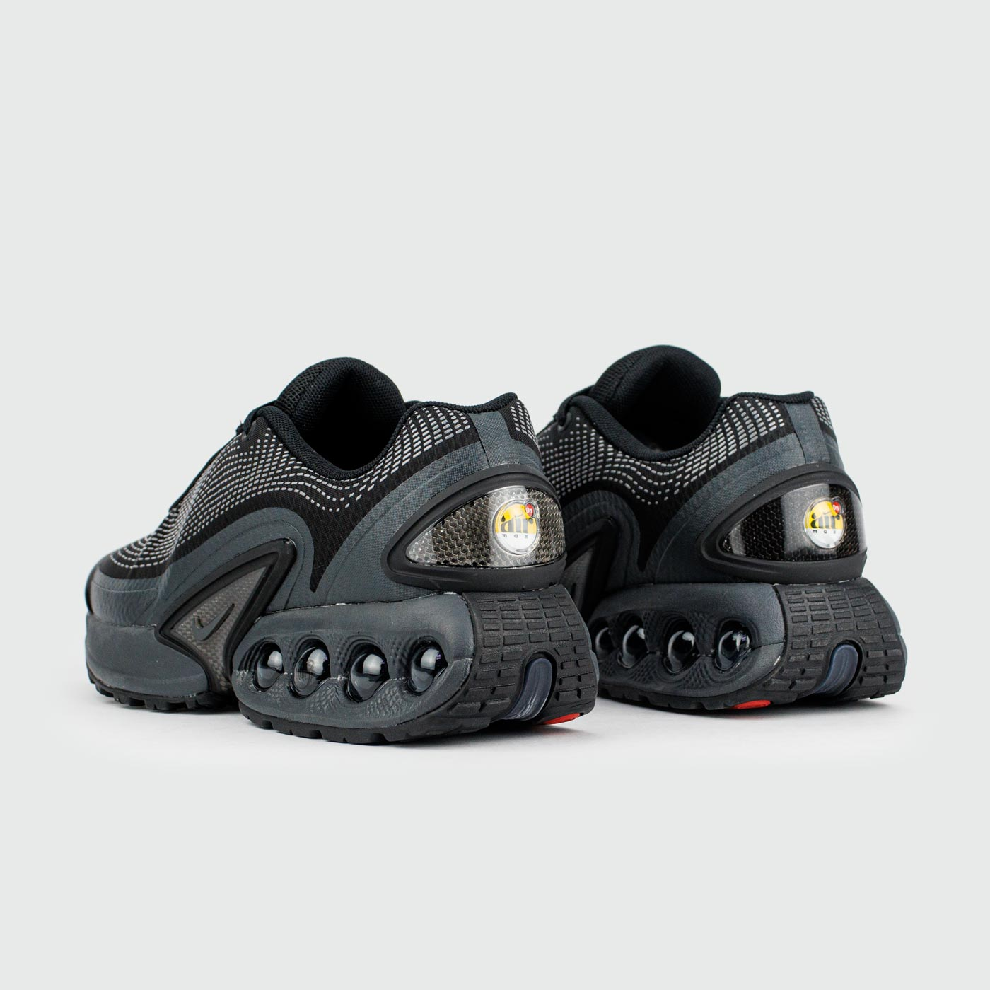 NIKE AIR MAX DN NEGRA