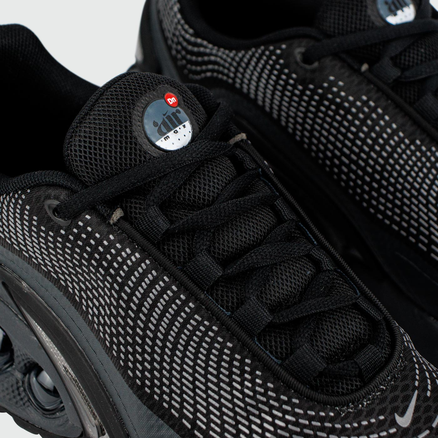 NIKE AIR MAX DN NEGRA