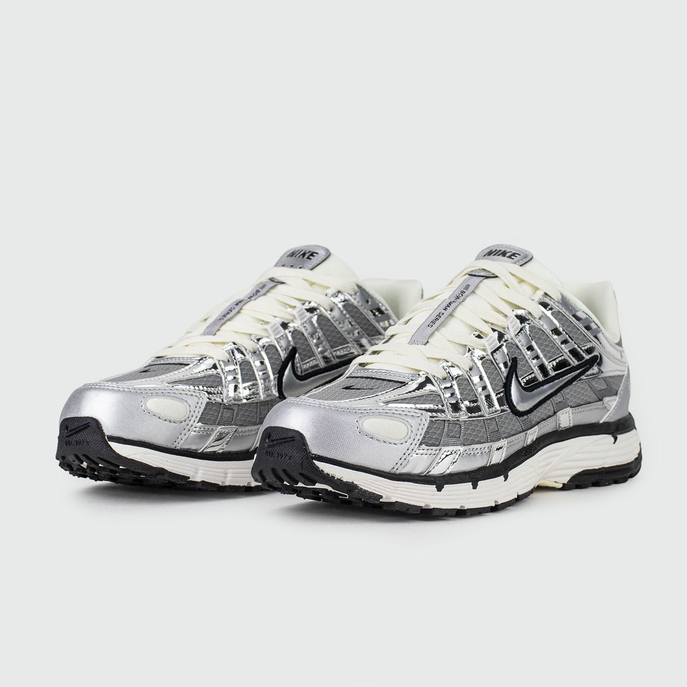 NIKE P-6000 PLATA METALIZADO