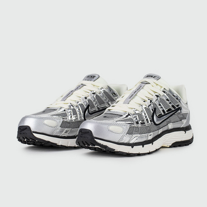 NIKE P-6000 PLATA METALIZADO