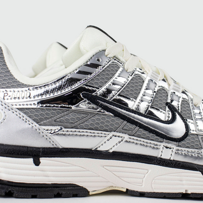 NIKE P-6000 PLATA METALIZADO