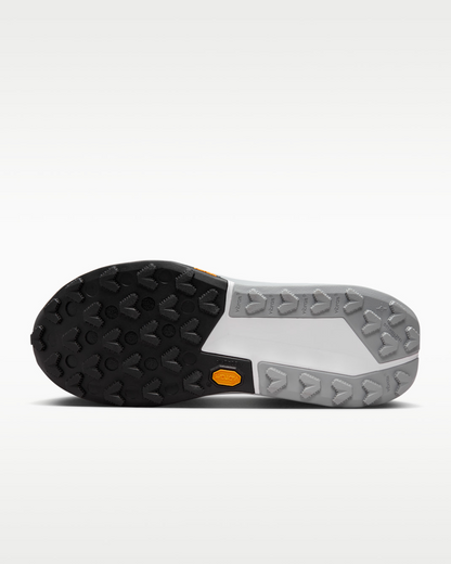 NIKE ZEGAMA NEGRO BLANCO