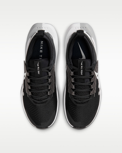 NIKE ZEGAMA NEGRO BLANCO