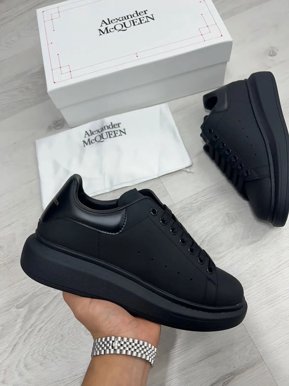 Alexander McQueen Negro