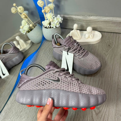 Nike Mind 002 Gris Lila
